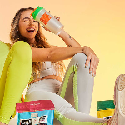 Coqueteleira SQUADZ MUSCLE Branco Pérola com Laranja 600ml